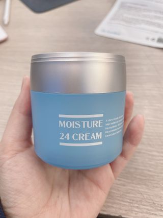 Dr.느루벗 느루벗 모이스쳐 24 크림 — 5점을 준 리뷰어가 2021년 4월 올린 사용 사진