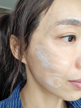 [후르디아] 모공블러 비건 선 프라이머 — 5점을 준 리뷰어가 2022년 5월 올린 사용 사진