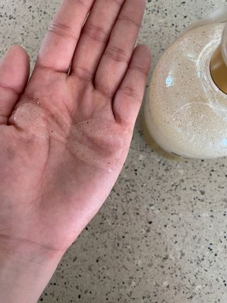 벨먼 내추럴스파 수분광채 스크럽 바디워시 600ml 5종 — 5점을 준 리뷰어가 2022년 5월 올린 사용 사진
