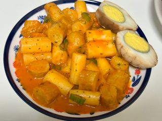 나우  [요리궁리] B타입 ( 매콤, 치즈, 매콤까르보 ) 꽃떡볶이 6개입 세트 — 5점을 준 리뷰어가 2025년 3월 올린 사용 사진