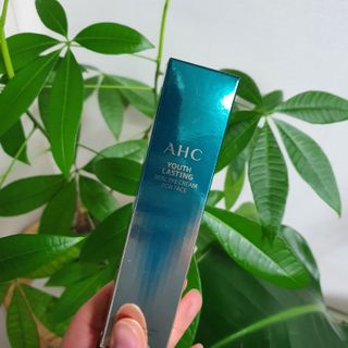 [NEW 탄력유턴 아이크림] AHC 유스 래스팅 리얼 아이크림 포 페이스 — 4점을 준 리뷰어가 2021년 2월 올린 사용 사진