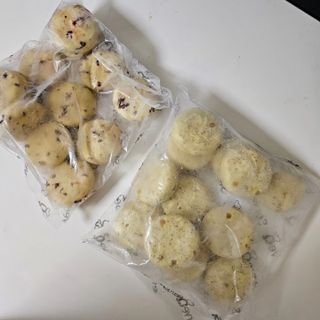 서브큐 스콘 냉동생지 3종 (크랜베리 스콘, 얼그레이 스콘, 초코헤이즐넛 스콘) — 3점을 준 리뷰어가 2023년 5월 올린 사용 사진