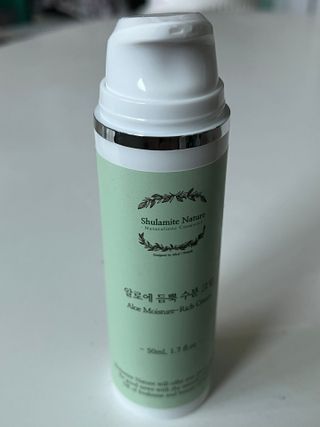 술람미네이처 자연주의 화장품ㅣ속보습 충전 + 민감/트러블 피부 진정 - 알로에 듬뿍 수분 크림 50ml — 5점을 준 리뷰어가 2022년 6월 올린 사용 사진