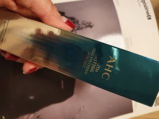 [NEW 탄력유턴 아이크림] AHC 유스 래스팅 리얼 아이크림 포 페이스 — 4점을 준 리뷰어가 2021년 3월 올린 사용 사진