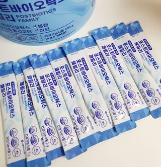 서울약사신협_포스트바이오틱스패밀리_5g x 100포 — 5점을 준 리뷰어가 2021년 3월 올린 사용 사진