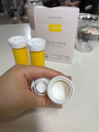 [슬림드랍 레몬맛] 건기식 다이어트 보조제 겸 비타민 — 4점을 준 리뷰어가 2022년 1월 올린 사용 사진