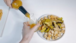 H365 [Kaskein Luomutyrniglögi] 핀란드 전통 무알콜 멀드와인 시벅톤 글로기 — 4점을 준 리뷰어가 2021년 4월 올린 사용 사진
