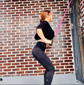 마이웨잇 심으뜸 홈트밴드세트 홈짐 여자홈트레이닝기구 운동용고무밴드 — 5점을 준 리뷰어가 2021년 7월 올린 사용 사진