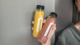BLENDY'S 핑크 스무디+블론디 스무디 — 5점을 준 리뷰어가 2021년 12월 올린 사용 사진