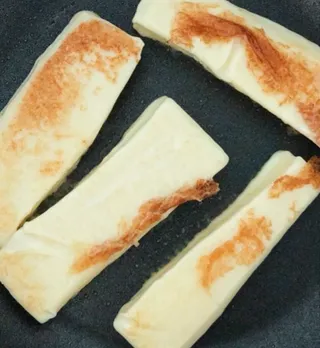 앙투어솔레 아일랜드 구워먹는 치즈 100 자연 치즈 와인안주 300g(100g x 3팩) — 5점을 준 리뷰어가 2022년 8월 올린 사용 사진