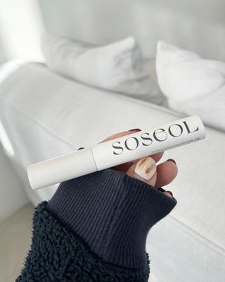 더소설 소설 블랙아이래쉬 세럼 10g(SOSEOL BLACK EYELASH SERUM 10g) — 5점을 준 리뷰어가 2023년 12월 올린 사용 사진