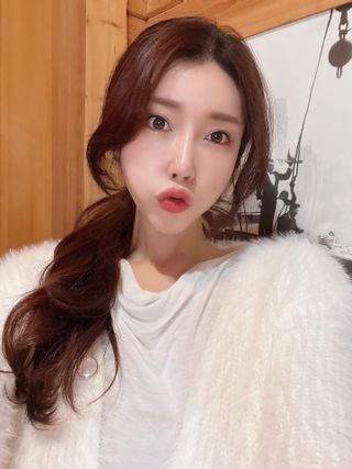 [후르디아] 올리브영 꿀과즙 립밤 2종 (블루베리/석류) — 5점을 준 리뷰어가 2021년 11월 올린 사용 사진