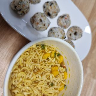 NISSIN 닛신 컵누들  4종 - 씨푸드오리지날, 씨푸드 스파이시, 씨푸드 커리, 씨푸드 XO소스 — 5점을 준 리뷰어가 2022년 11월 올린 사용 사진