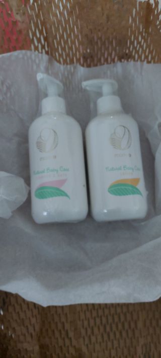 mom e 맘이 내추럴 베이비 케어 샴푸앤바스+로션 — 4점을 준 리뷰어가 2021년 1월 올린 사용 사진