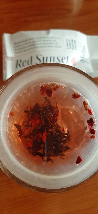 마시다 붉은 석양 빛을 담은 프리미엄 수제 블렌딩 홍차, 레드선셋블랙티 — 5점을 준 리뷰어가 2021년 4월 올린 사용 사진