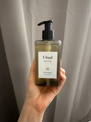 테이크어샤워 구매평)우붓 바디워시 Ubud BODY WASH 250ML — 5점을 준 리뷰어가 2025년 9월 올린 사용 사진