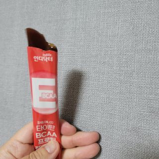 [인디닥터] 타이탄 BCAA 프로틴 젤리스틱 — 5점을 준 리뷰어가 2022년 4월 올린 사용 사진
