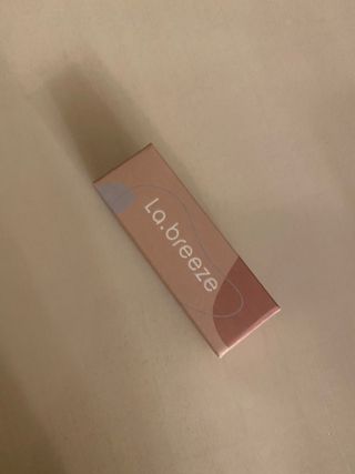 엘에이브리즈 겟 베러 벨벳 립스틱 04스위티쉬 캐럿 / 05스모키 로즈 — 4점을 준 리뷰어가 2021년 12월 올린 사용 사진