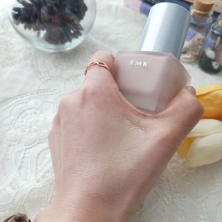 [RMK] 메이크업 베이스 + 리퀴드 파운데이션 — 5점을 준 리뷰어가 2021년 4월 올린 사용 사진