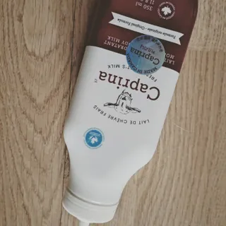 카프리나 산양밀크 모이스춰라이징 바디로션 350ml(오리지널향) — 5점을 준 리뷰어가 2023년 4월 올린 사용 사진