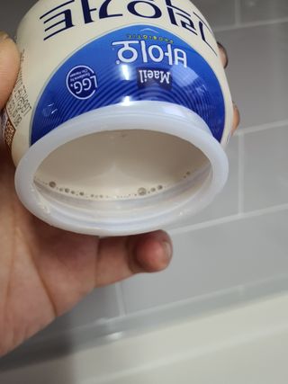 매일바이오 그릭요거트 오리지널 플레인 4개, 로스터리 커피믹스 4개 — 5점을 준 리뷰어가 2021년 12월 올린 사용 사진