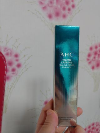 [NEW 탄력유턴 아이크림] AHC 유스 래스팅 리얼 아이크림 포 페이스 — 5점을 준 리뷰어가 2021년 2월 올린 사용 사진