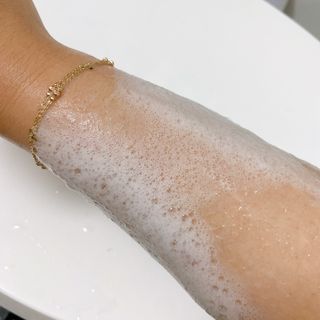 체코 비건화장품 마뉴팍투라 향좋은 천연 맥주샴푸 맥주샤워젤 — 5점을 준 리뷰어가 2022년 5월 올린 사용 사진