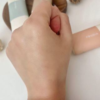 [후르디아] 끈적임 없는 착한성분 비건  핸드크림 3종 — 5점을 준 리뷰어가 2022년 12월 올린 사용 사진