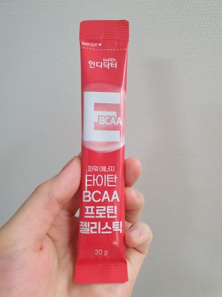 [인디닥터] 타이탄 BCAA 프로틴 젤리스틱 — 5점을 준 리뷰어가 2022년 5월 올린 사용 사진
