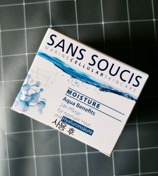 산수시 아쿠아 베네핏 24h 수부지 물광 속건조 수분크림 50ml — 5점을 준 리뷰어가 2021년 6월 올린 사용 사진