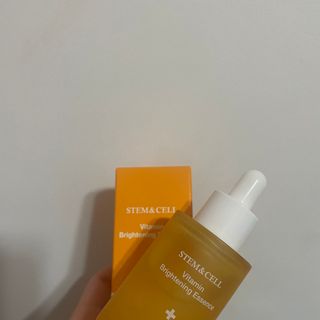 체르엠 스템앤셀 비타민 브라이트닝 에센스 30ml 1개 — 5점을 준 리뷰어가 2022년 4월 올린 사용 사진