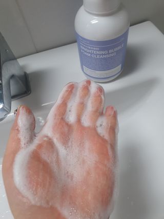 약손명가코스메틱 에오스보떼 브라이트닝 버블 폼 클렌징 300ml — 5점을 준 리뷰어가 2021년 12월 올린 사용 사진