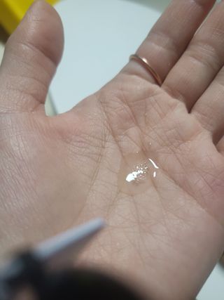 스킨큐어 산다화 비타민c 화이트닝 에센스 30ml — 5점을 준 리뷰어가 2023년 7월 올린 사용 사진