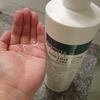 [바이오맥스] 프로코어 탈모완화샴푸 1000ml — 5점을 준 리뷰어가 2022년 8월 올린 사용 사진