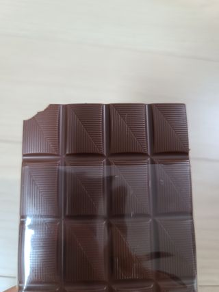 당류2g 자일리톨로 단맛을낸 슈카 퓨어비건 무설탕초콜릿 Xucker vegan 2개입 — 5점을 준 리뷰어가 2021년 4월 올린 사용 사진