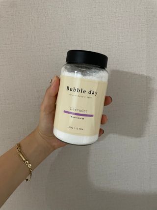 버블데이 아로마/과일 거품 입욕제 — 5점을 준 리뷰어가 2021년 7월 올린 사용 사진