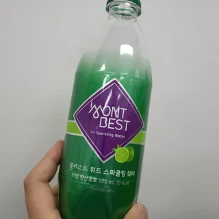 몽베스트 Montbest with Sparkling water Plain 20병 — 4점을 준 리뷰어가 2022년 6월 올린 사용 사진