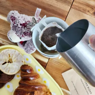커스프 드립백 커피 G1원두 버라이어티팩 12g 12개입 — 5점을 준 리뷰어가 2022년 9월 올린 사용 사진