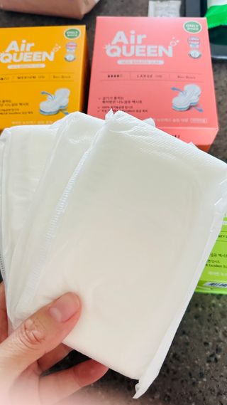 에어퀸 뉴브레스 유기농 생리대 4종 (팬티라이너 20P + 중형 10P + 대형 10P + 오버나이트 8P)_체험단 — 5점을 준 리뷰어가 2024년 8월 올린 사용 사진