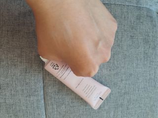 러브모아 향수 고체향수 승무원 고체향수 바르는 향수 니치향수 도손 우드세이지 앤 씨솔트 — 5점을 준 리뷰어가 2022년 11월 올린 사용 사진