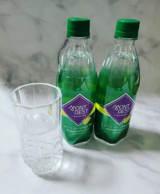 몽베스트 Montbest with Sparkling water Lemon OR Lime 20병(랜덤) — 4.5점을 준 리뷰어가 2022년 5월 올린 사용 사진