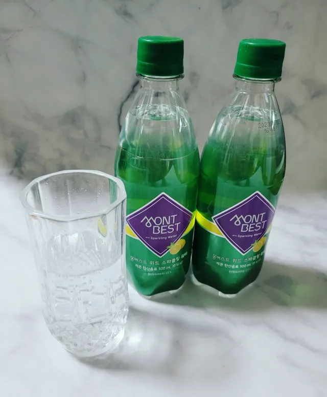 Montbest with Sparkling water Lemon OR Lime 20병(랜덤) 리뷰 사진