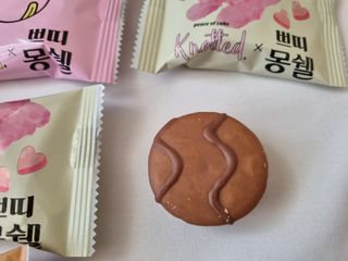 롯데제과 쁘띠몽쉘 마롱몽블랑 — 5점을 준 리뷰어가 2021년 10월 올린 사용 사진