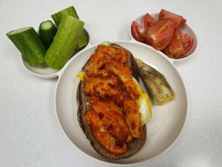 굽네몰 [굽네] 소스가 맛있는 닭가슴살 슬라이스 4종 — 4.5점을 준 리뷰어가 2021년 4월 올린 사용 사진