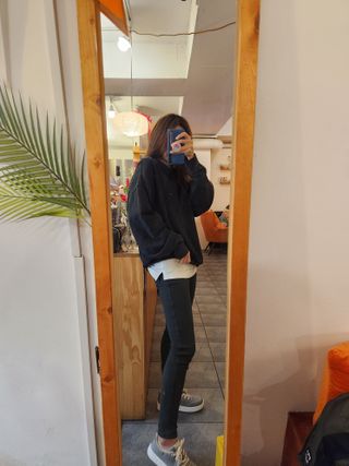MAPLESYRUPFACTORY 메이플 피그먼트 맨투맨 8.COL — 5점을 준 리뷰어가 2022년 12월 올린 사용 사진