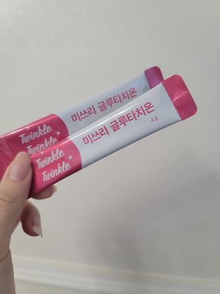 메디포스트 모비타 미쓰리 글루타치온 30포 — 5점을 준 리뷰어가 2022년 12월 올린 사용 사진
