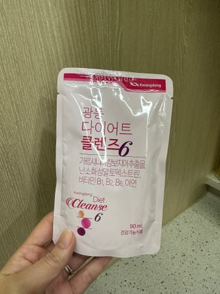 광동생활건강 광동 다이어트 클렌즈6  14입 1박스 (2주구성) — 4.5점을 준 리뷰어가 2023년 6월 올린 사용 사진