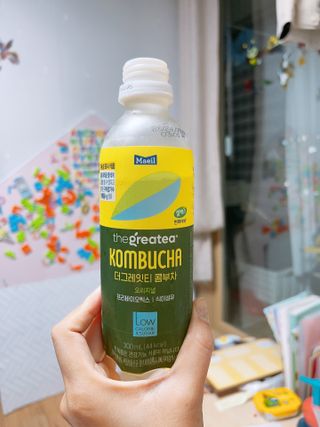더그레잇티 콤부차 [매일유업] 더그레잇티 44kcal 콤부차 300ml *12개입 (오리지널 6개+베리리치 6개) — 4점을 준 리뷰어가 2023년 8월 올린 사용 사진