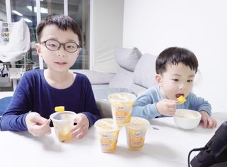돌 MF[Dole] 파인애플컵/망고컵/복숭아컵 198g 6입X1박스 (맛 1가지 랜덤 발송) — 5점을 준 리뷰어가 2024년 5월 올린 사용 사진