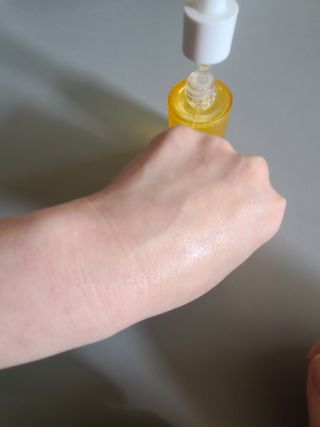 체르엠 스템앤셀 비타민 브라이트닝 에센스 30ml 1개 — 5점을 준 리뷰어가 2021년 10월 올린 사용 사진